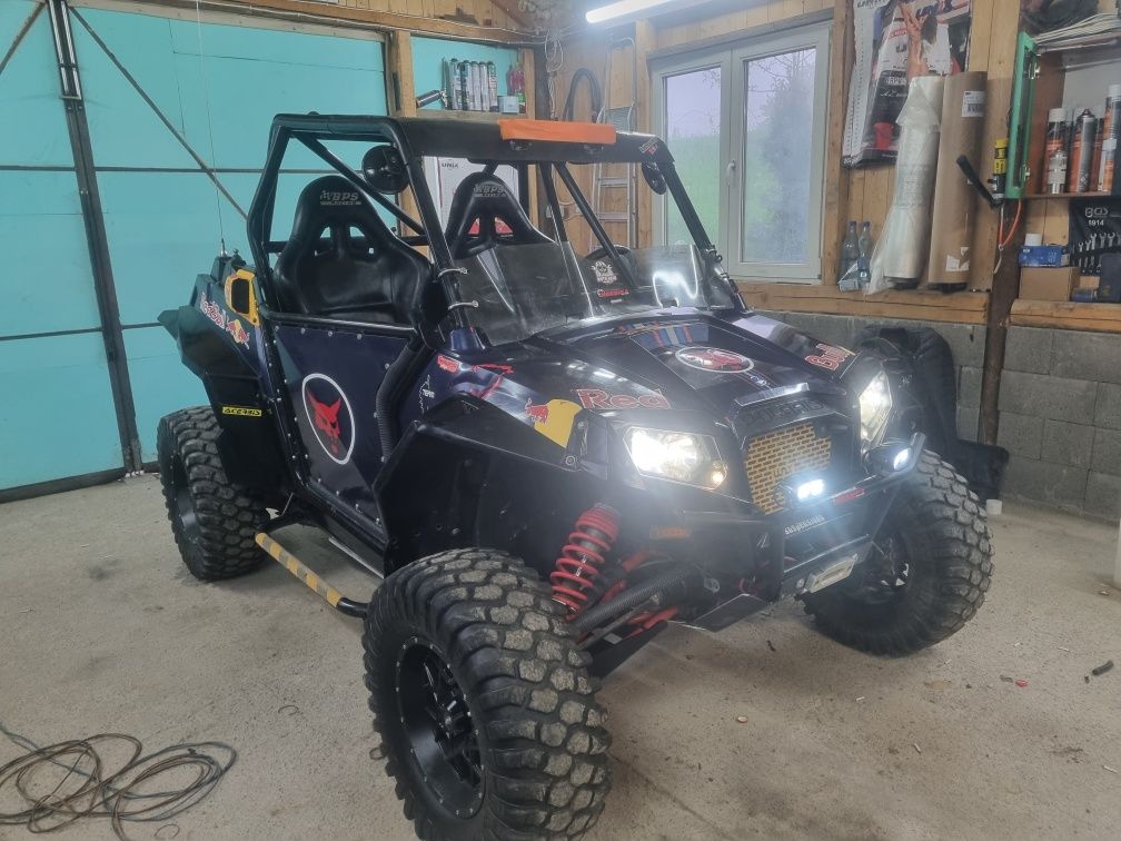 Vând polari rzr 900 cc an 2011
