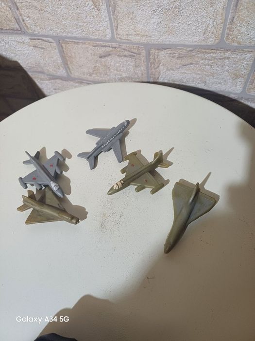 Стари пластамасови самолетчета