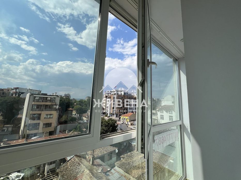 Продава се Четиристаен апартамент в Варна, Бизнес хотел - 145 кв.м за 1276 €/кв.м - Снимка #11