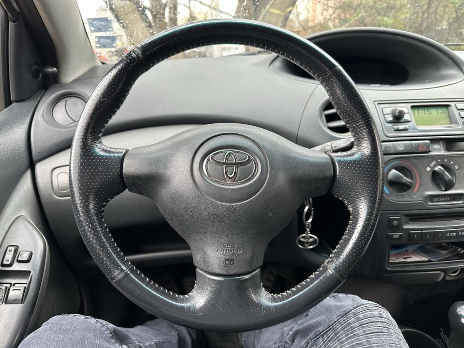 Продавам Toyota Yaris 2005 1.0vvt-i бензин