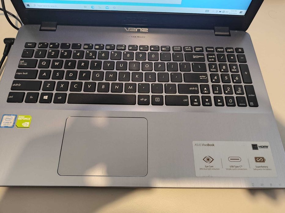 Laptop ASUS A542UF procesor i5-8250U 15.6", 8GB, 1TB, NVIDIA MX130 2GB