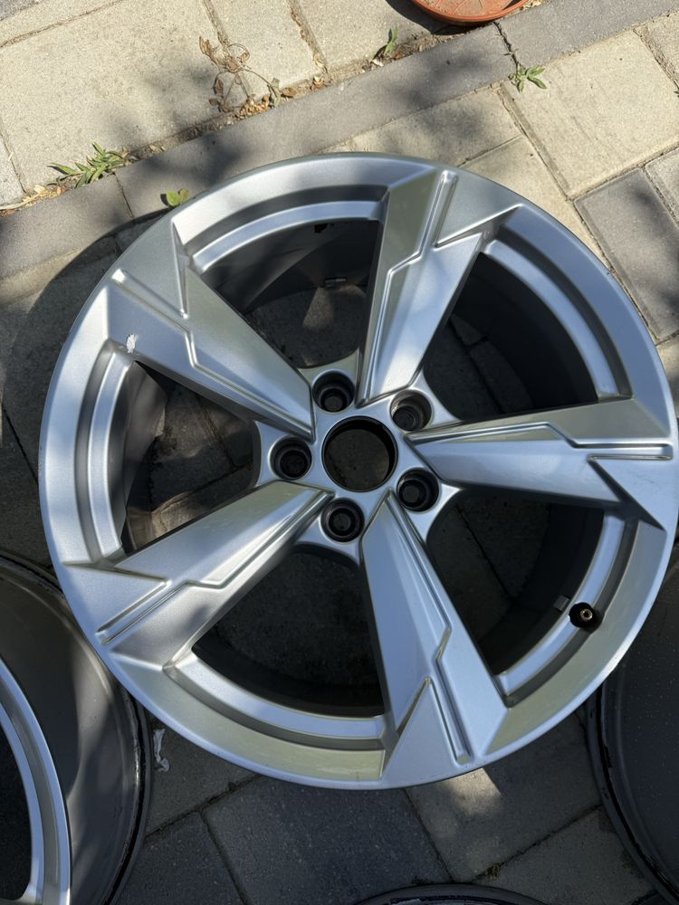 Jante aliaj originale Audi A6 (C8) 18 5x112