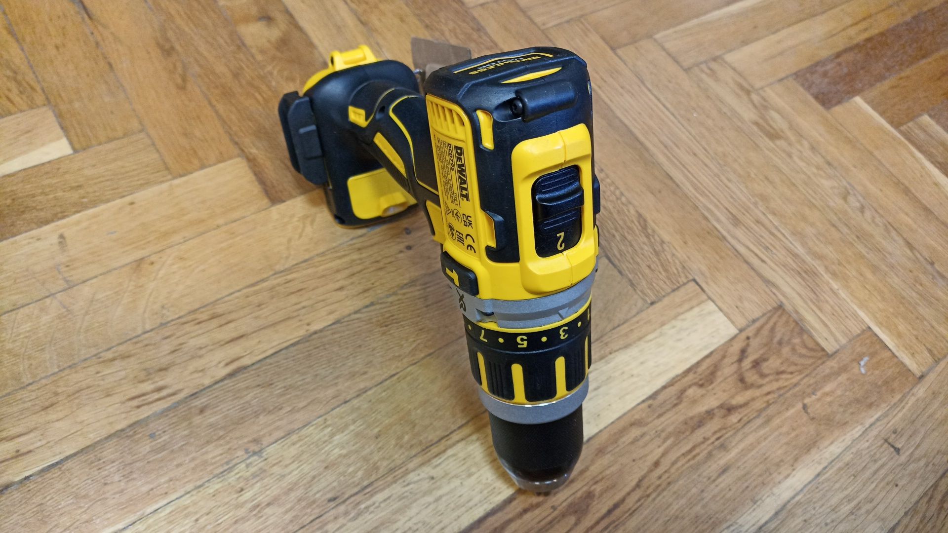 DCD-795, nou/originala-DeWALT Cehia, fara accesorii.