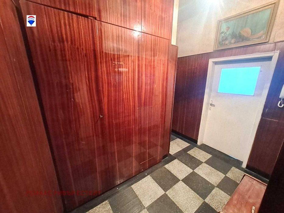 Тристаен апартамент е Центъра