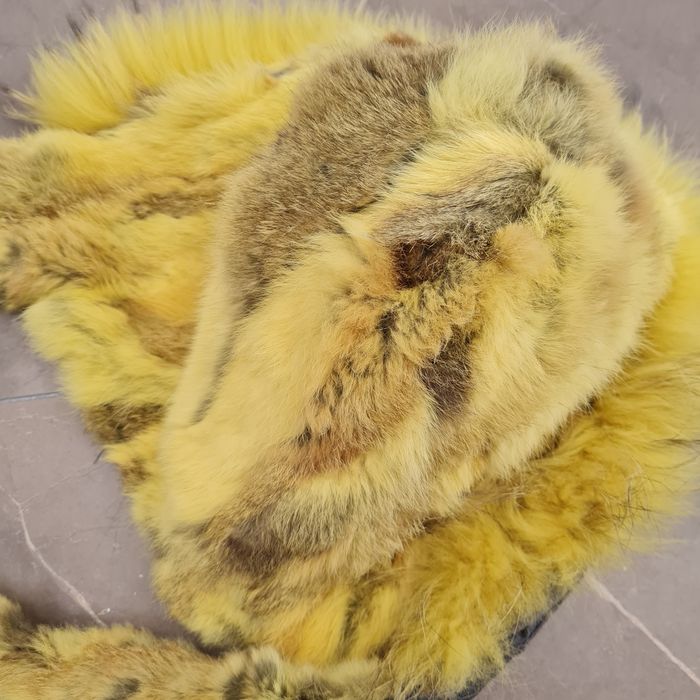 Уникална екстравагантна  качулка от естествена кожа/ косъм в жълт цвят