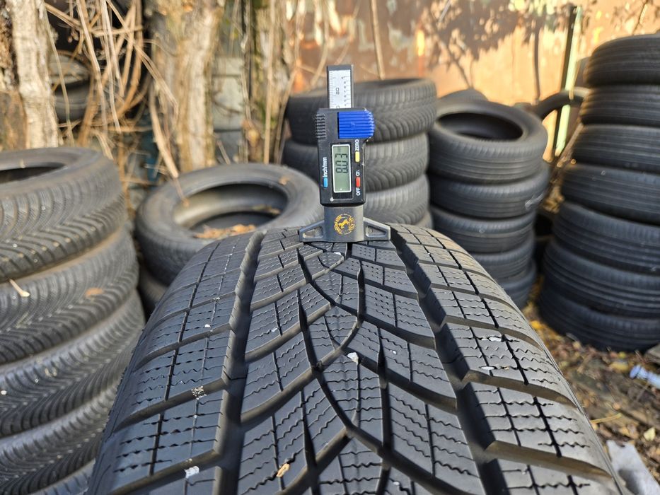 4бр. 215 55 18 Goodyear зимни.