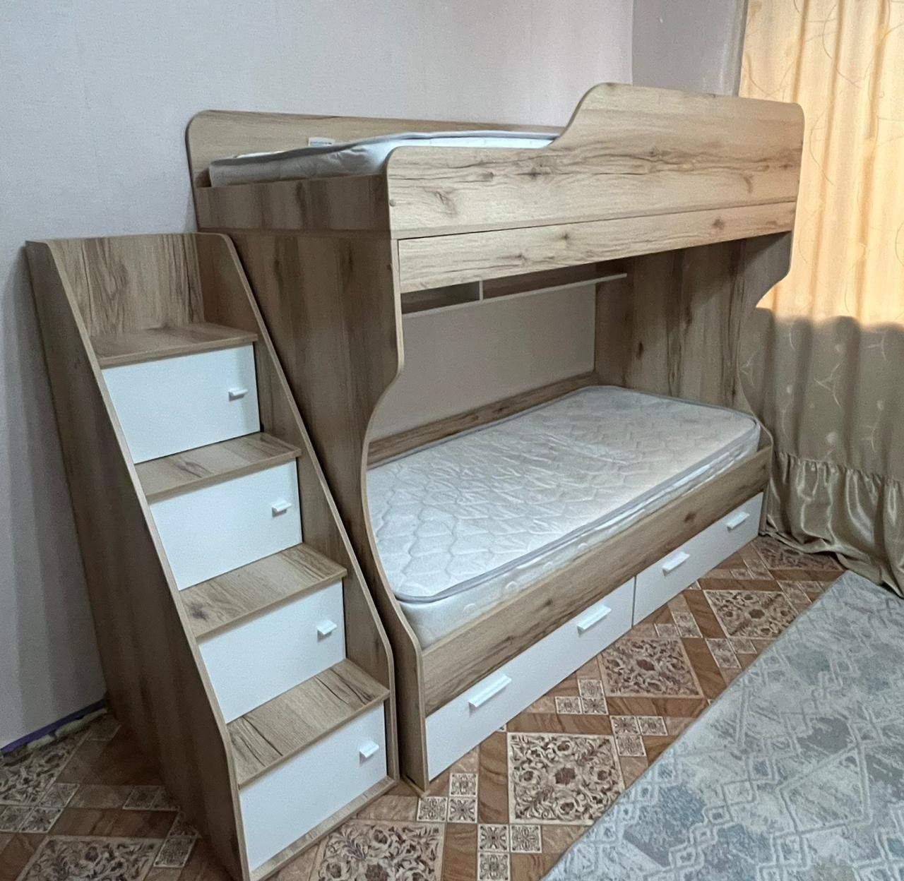 Продам двухъярусную кровать