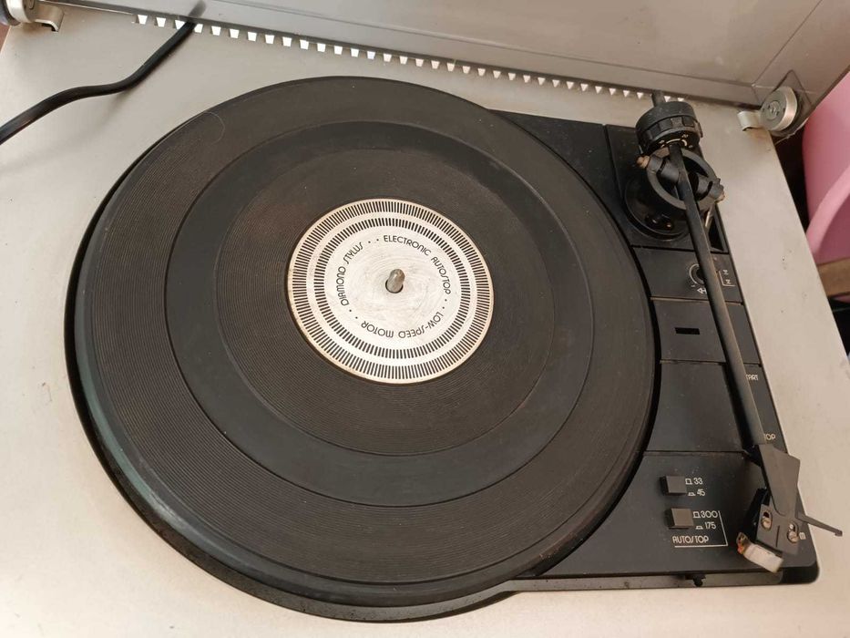 Statie de amplificare cu pick-up