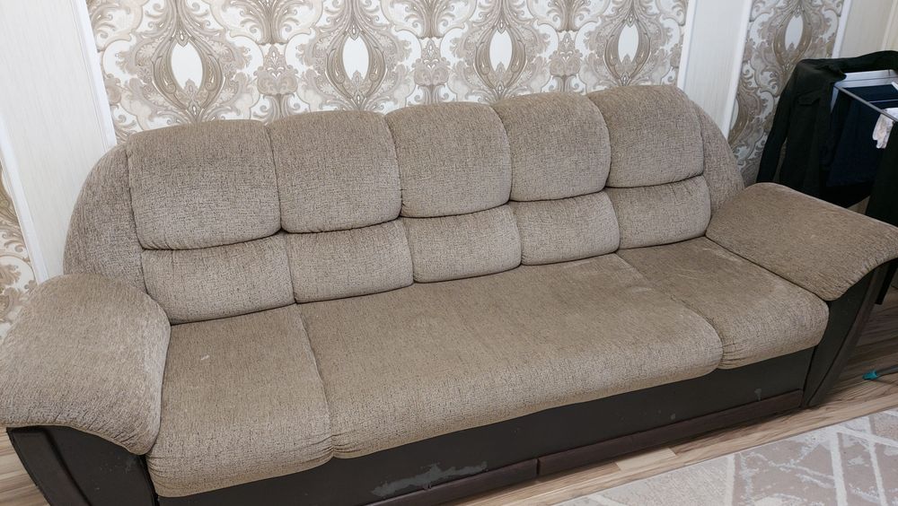 Диван раздвижной  б/у