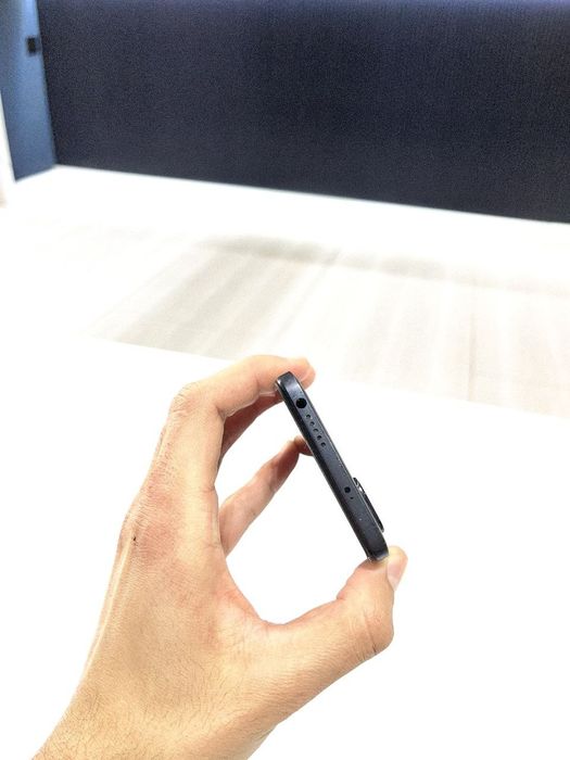 Redmi note 11 
Rangi qora 64/6 
Karobka xamma narsasi full
Xolati idea