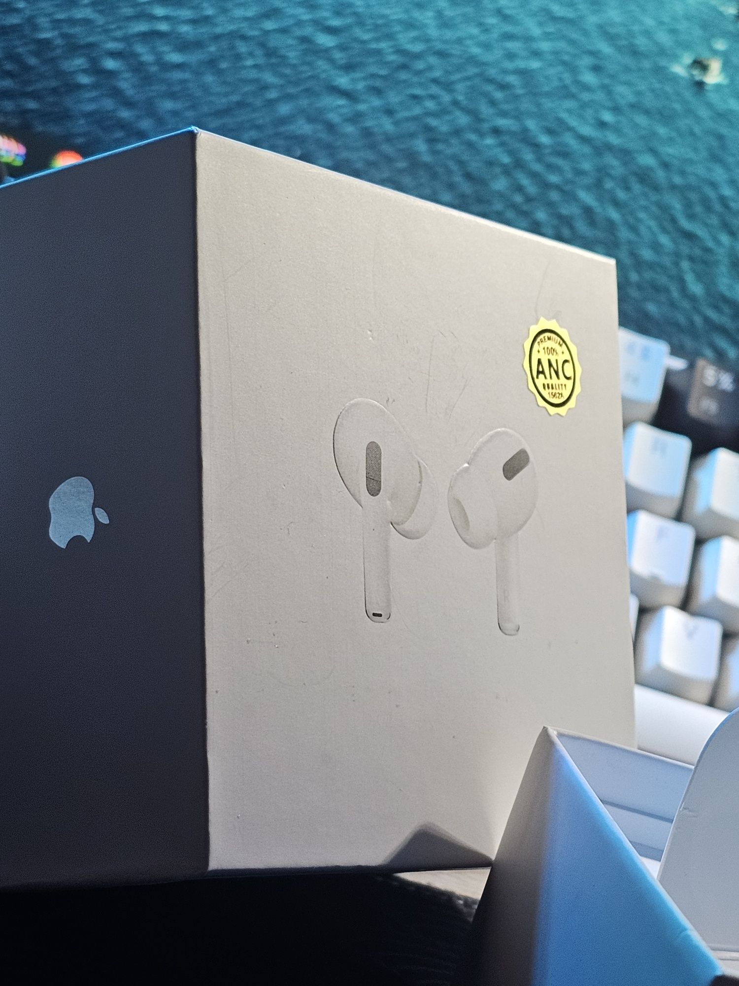 Продам AirPods Pro