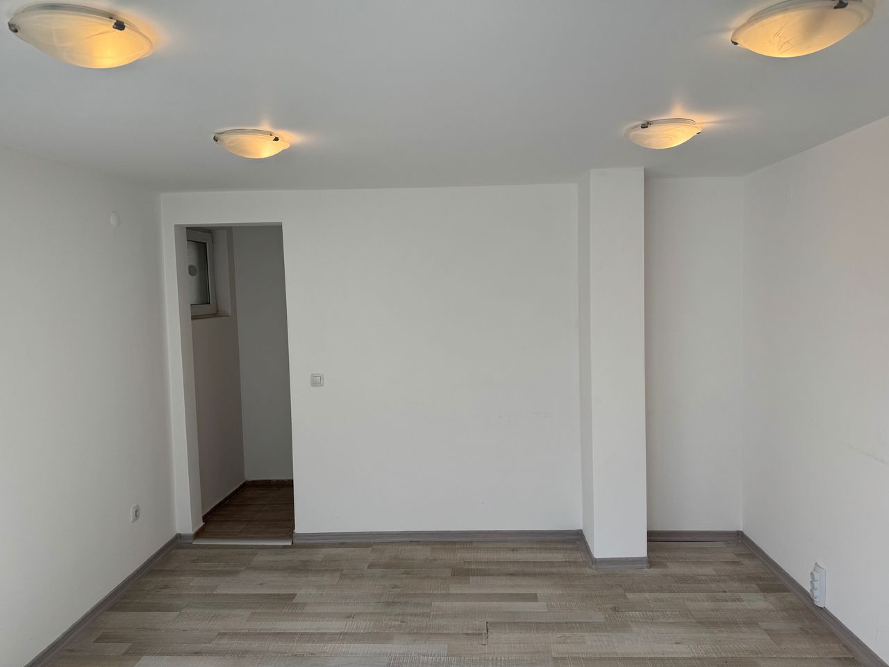 Продава се Едностаен апартамент в Пловдив, Съдийски - 27 кв.м за 1771 €/кв.м - Снимка #3