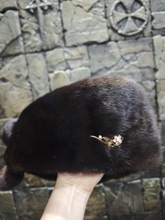 Продам шапку норковую женскую новую