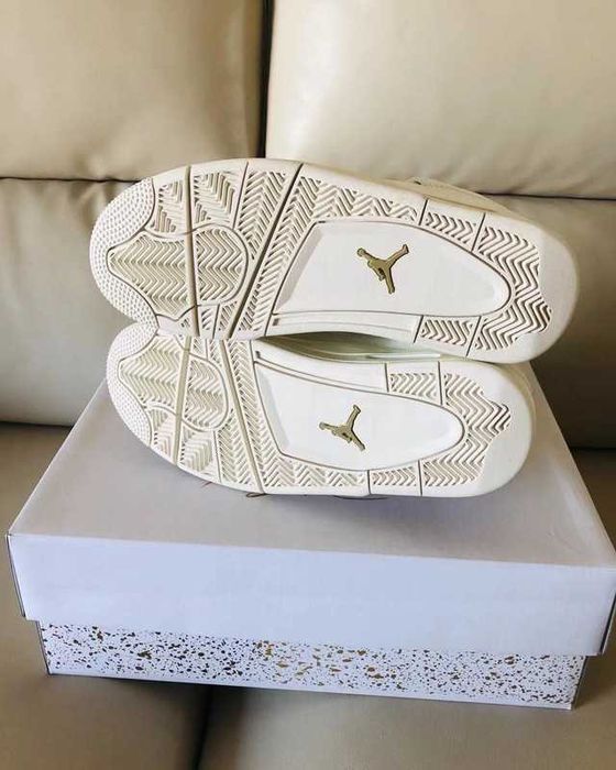 Jordan 4 Retro Metallic Gold EU43