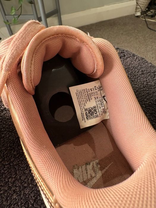 Nike маратонки rosegold