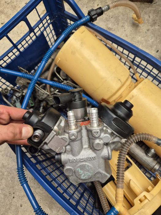 Pompa inalta presiune touareg si injectoare V6 3.0 casa 059130755Ah