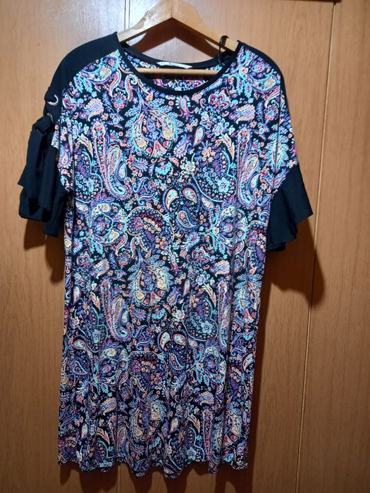 Лятна   рокля с къс ръкав.