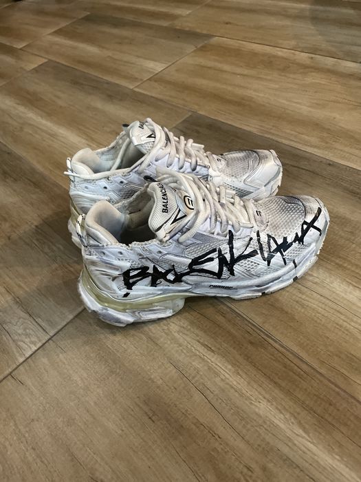 Balenciaga runner grafit