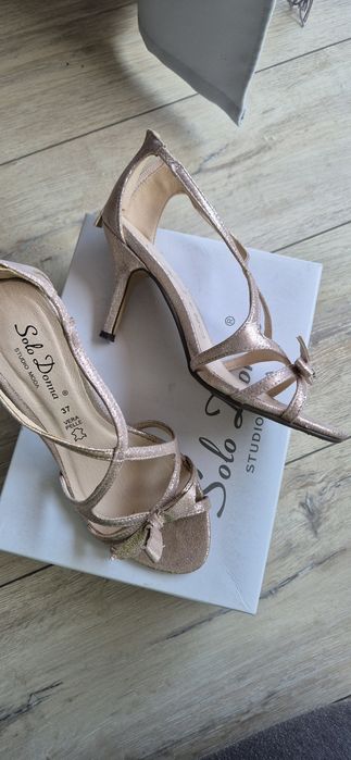 Sandale elegante  piele Solo Dona 37