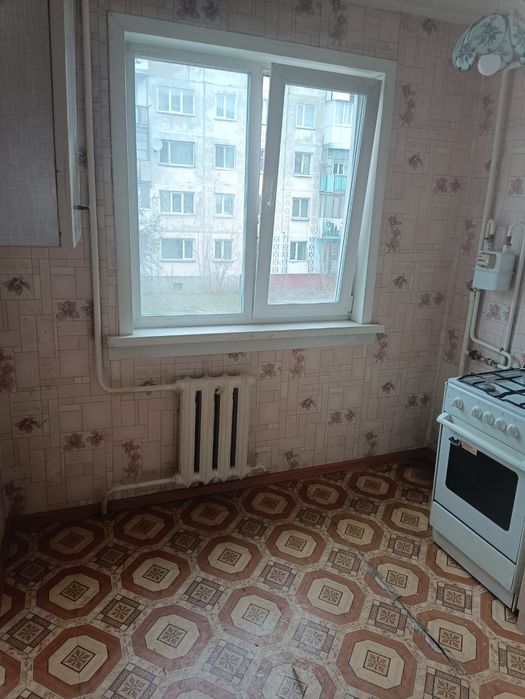 Продам 2 ком квартиру район Голубой рынок