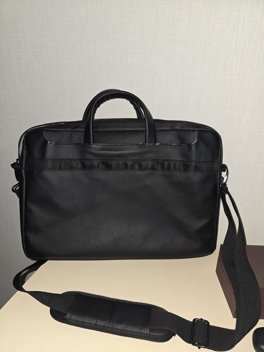 Продам сумку для ноутбука из кожи