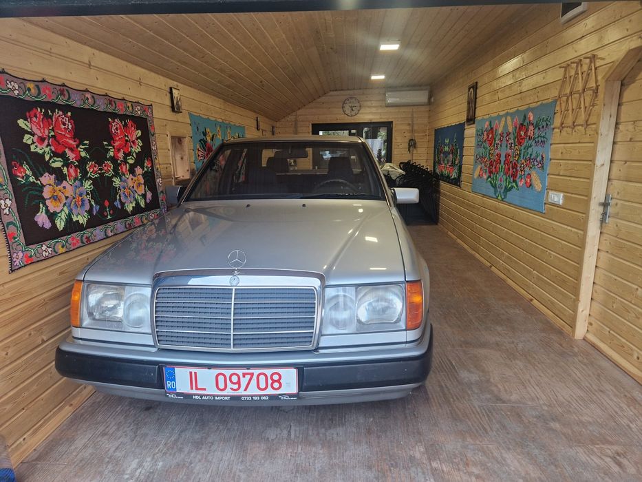 Vând Mercedes-Benz w124 230E impecabil. Vehicul istoric