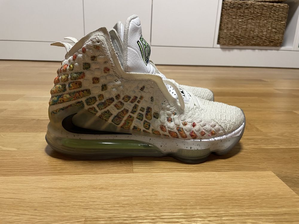 Nike LeBron 17 Command Force