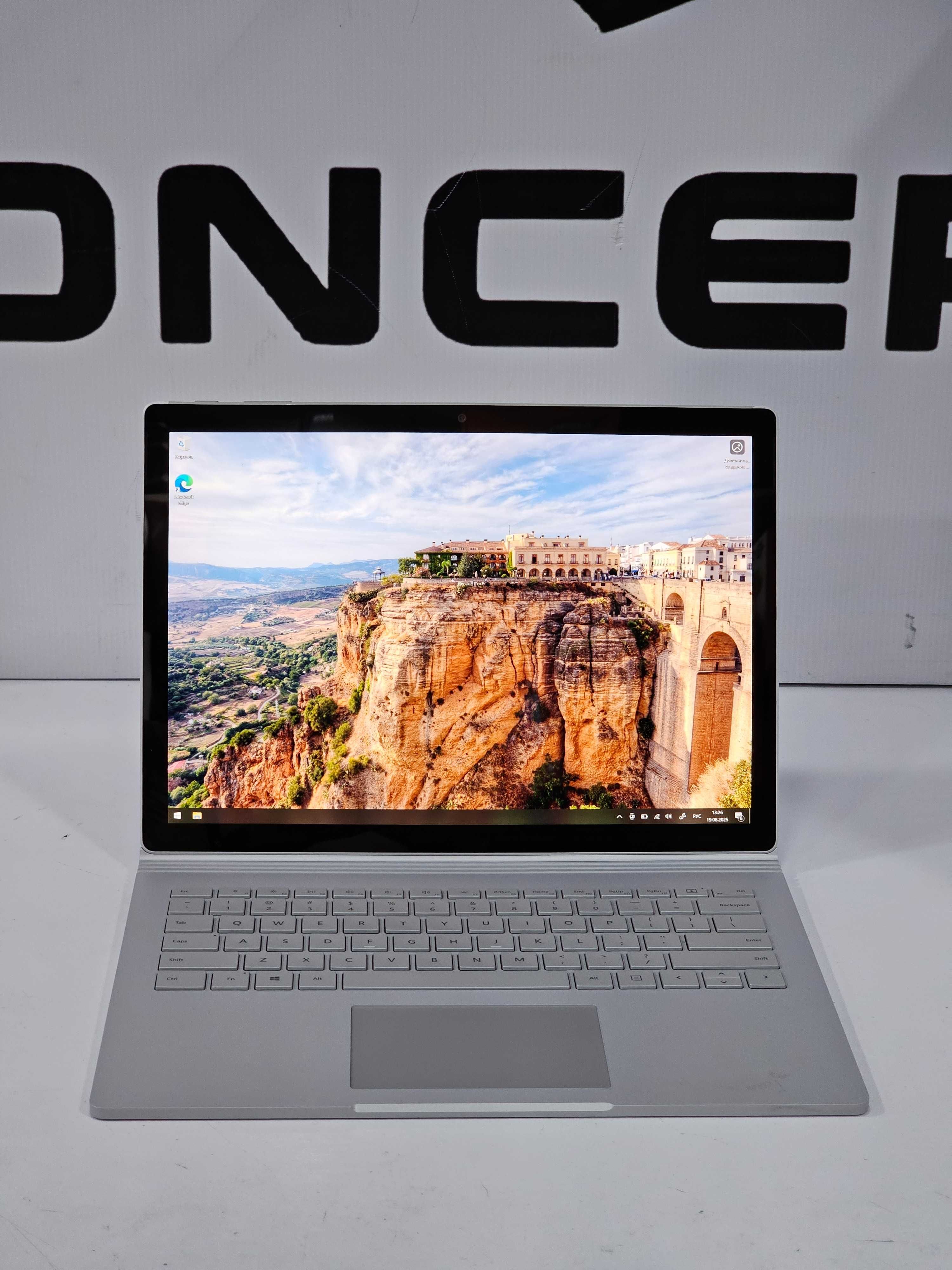 Kuchli Noutbuk Surface Book 2
