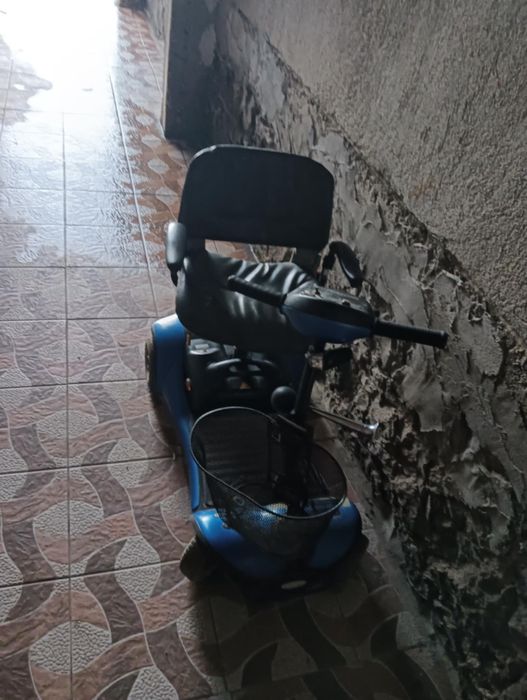 Електрически скутер за възрастни/хора с увреждания