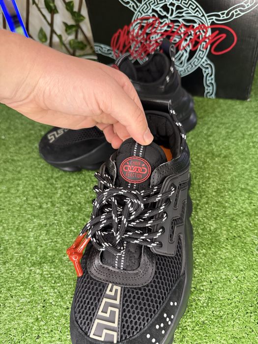 Versace Chain Reaction Black