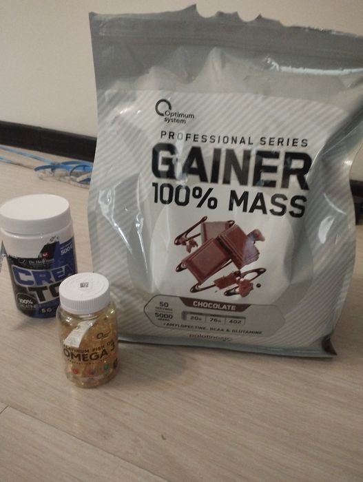 Продам новые гейнер + креатин500гр и омега 3
