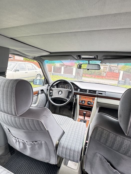 Mercedes-Benz E300 (W124) – 1991