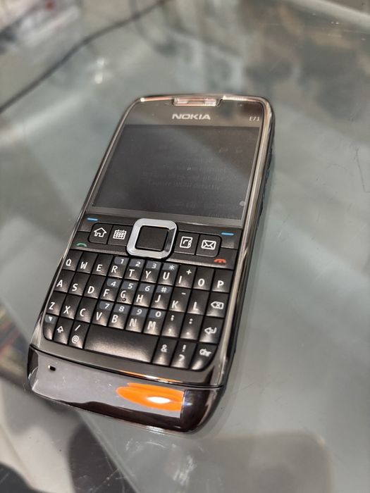 Vand nokia E71, nou, zero minute, necodat,limba romana,cadou,vârstnici