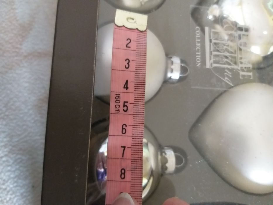 Стъклени елхови играчки