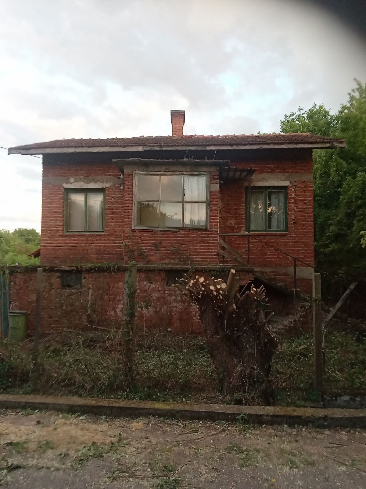 Къща за продажба