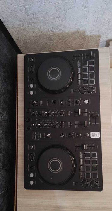 DJ Конзола Pioneer DJ DDJ-FLX4