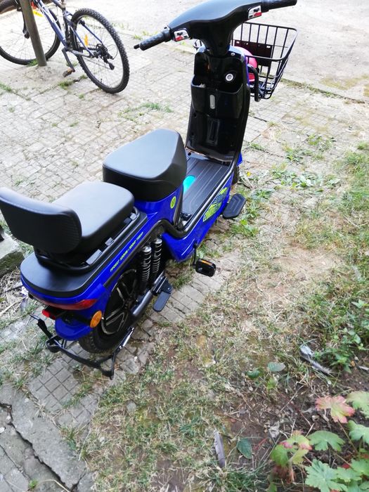 Продава се електрически скутер