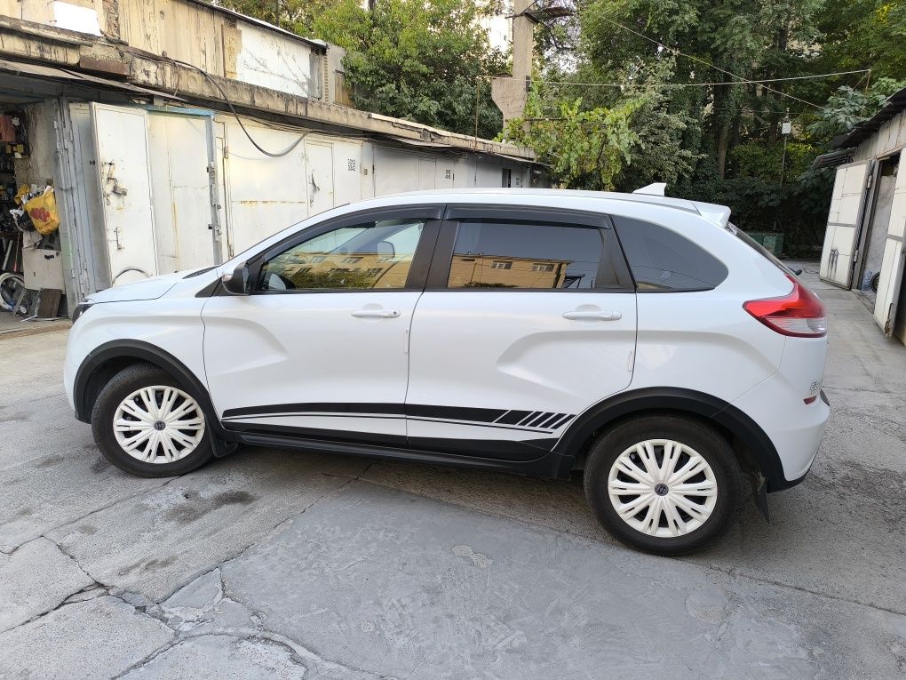 Продаю Lada Xrey 2019 год пробег 60000,возможен обмен.