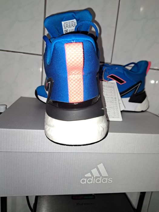 Vând produs original Adidas nr.46.30.