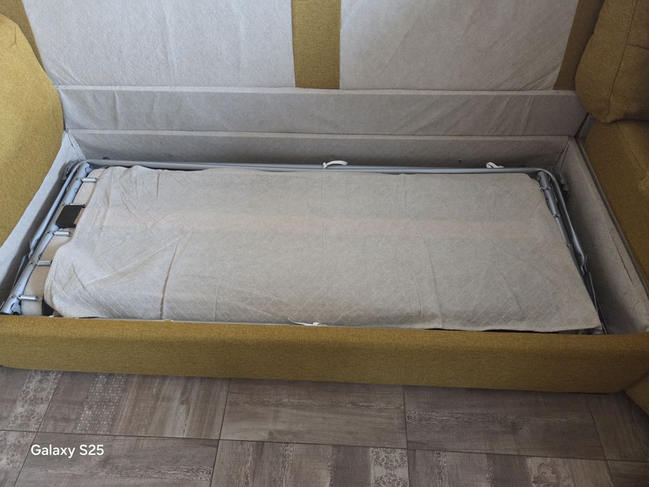 Диван с лежанка от ляво с размери 255/90/178 + канапе