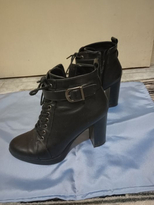 Елегантни дамски боти размер 37