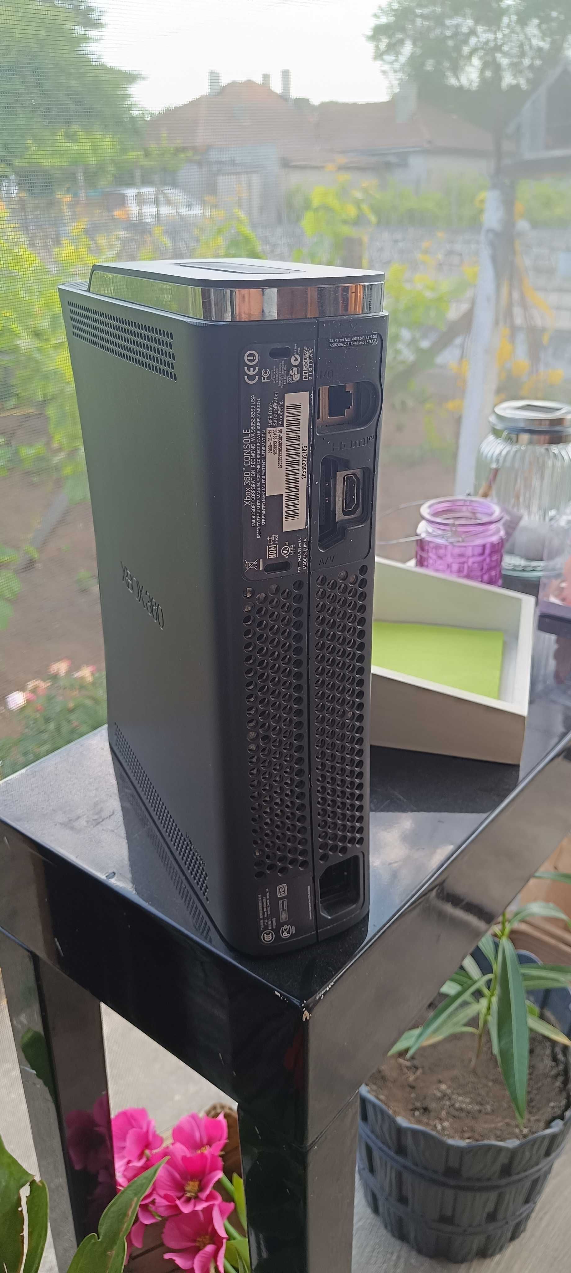 Xbox 360 – пълен комплект, джойстик, отлично състояние