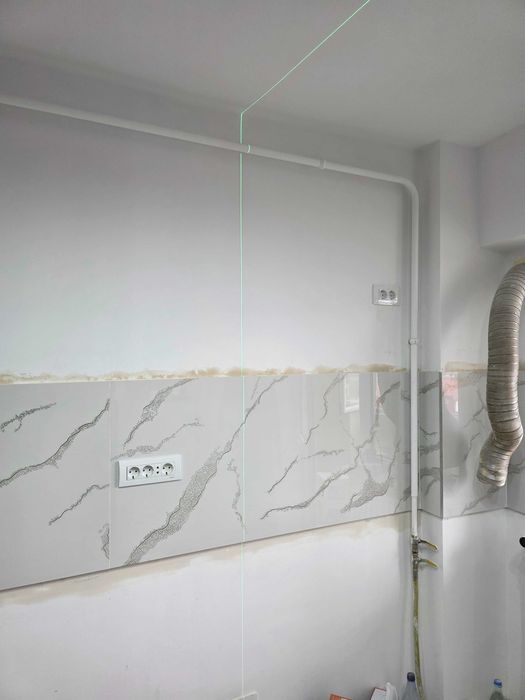 LAX 300 Nivela laser 2 linii incrucisate si 2 puncte fir cu plumb