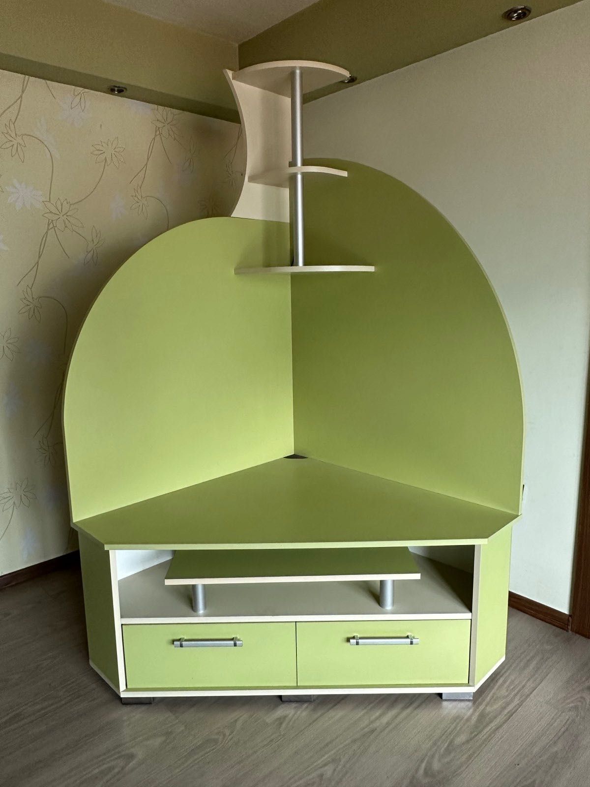 Секция с модерна визия