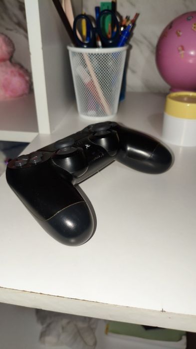 PS4 slim с два контролера и две игри  !!!
