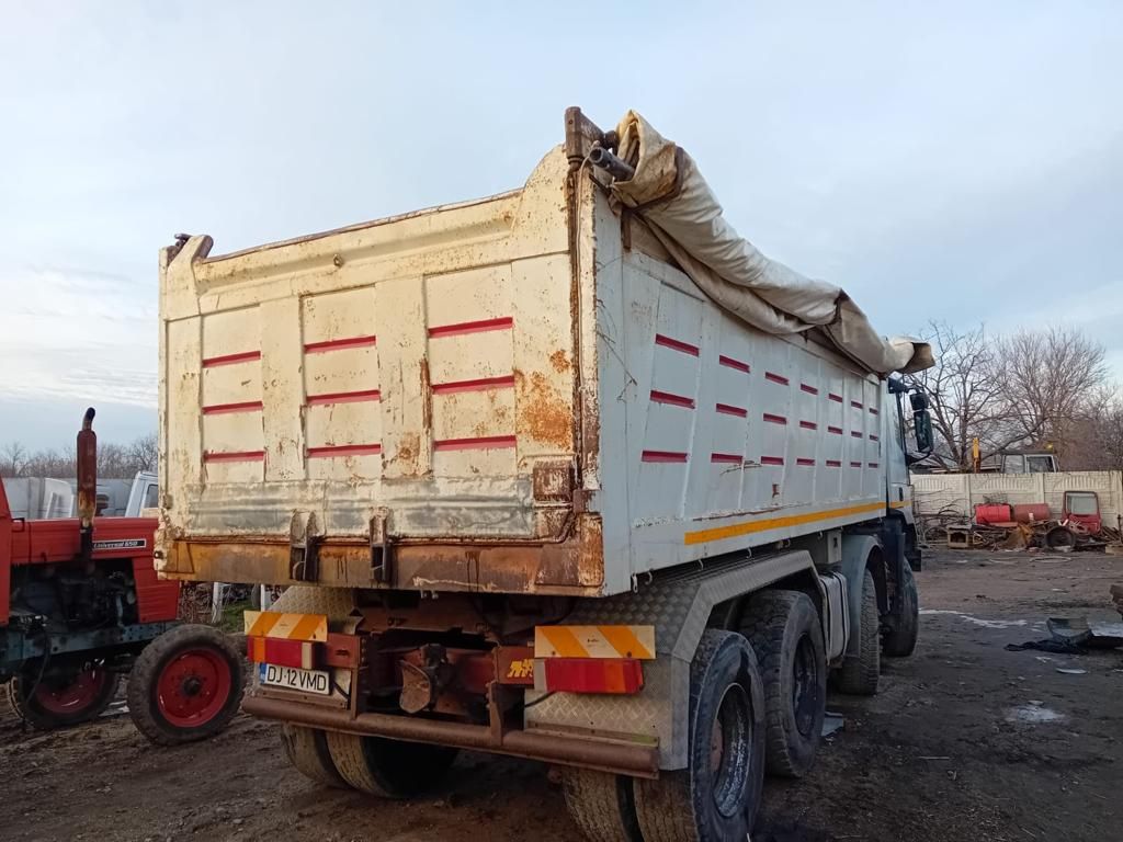 Vând Iveco Trakker 8x4