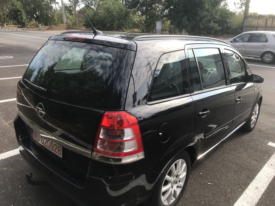 Opel Zafira”B”-1.8 Benz-2009-140cp-7 locuri-recent adusa