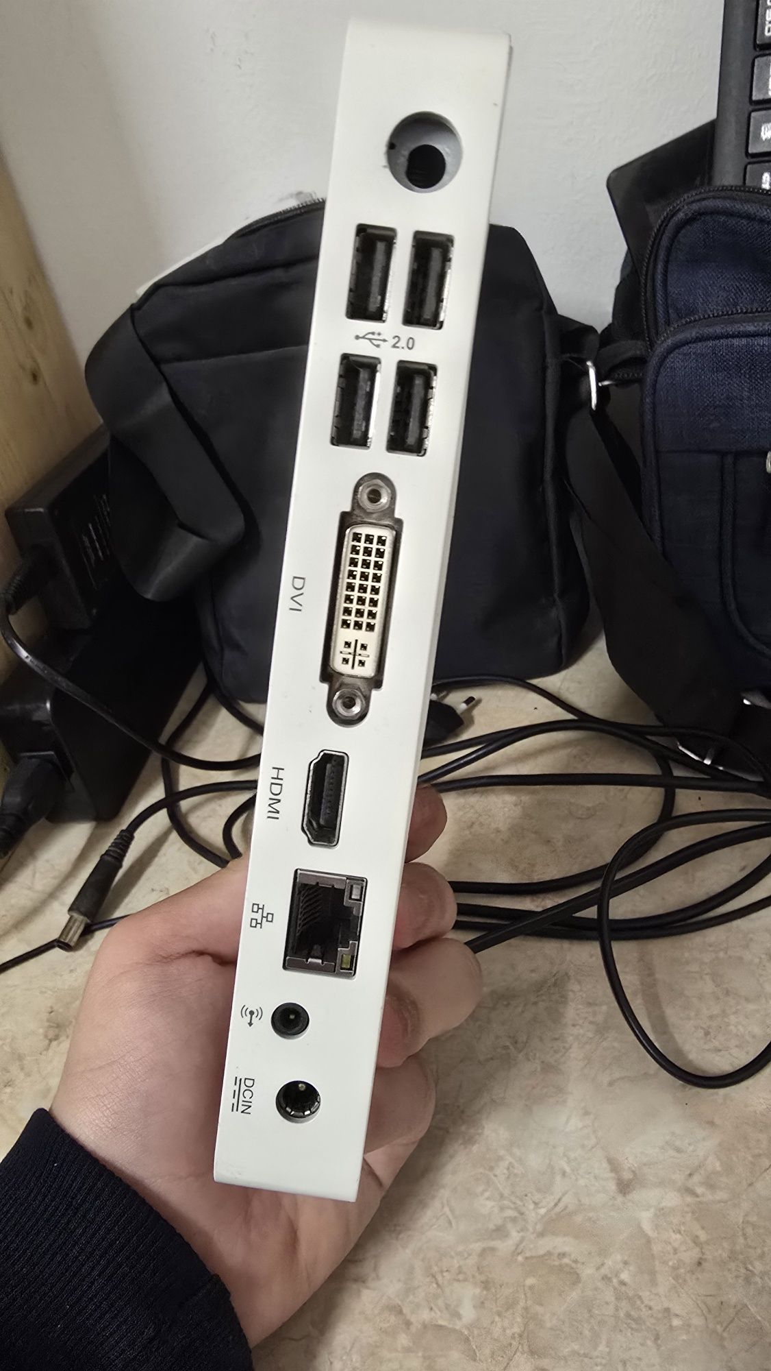 Vând mini pc foxxconn