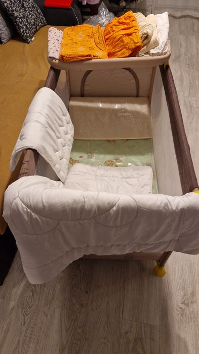 Vand patut pliant Bertoni Lorelly + toate accesoriile