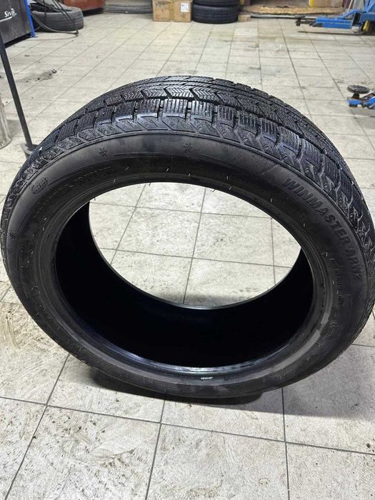 Продам зимние шину 255/45/20